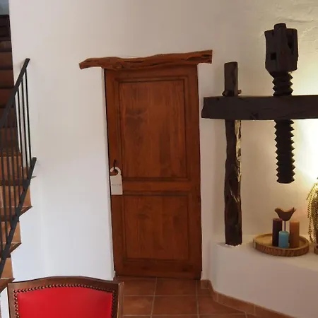 Charming Holiday House Within Walking Distance Of Cala Llonga Beach And Village Casa vacanze
